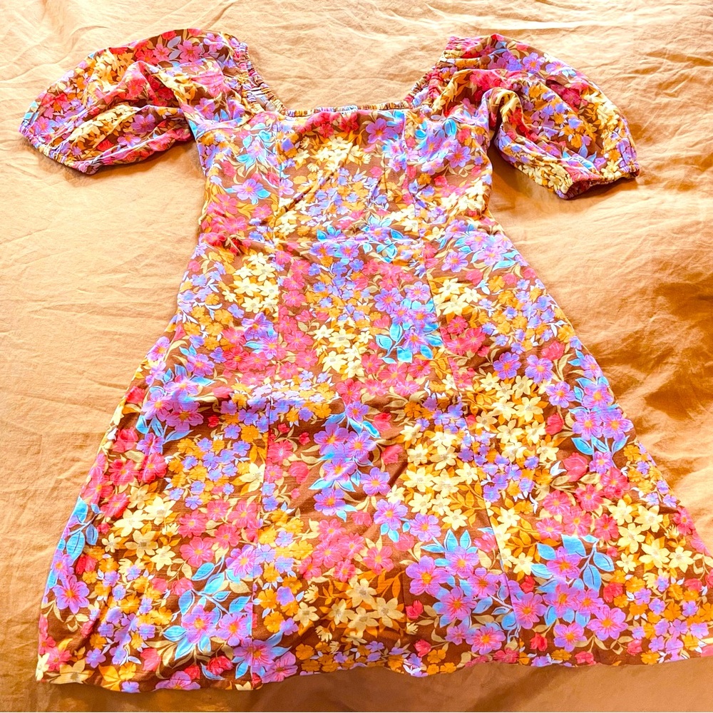 Billabong floral dress “paradise midi” new without tags, never worn.